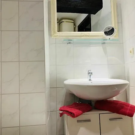 Appartement Ackerbuergerhaus Von 1604 *